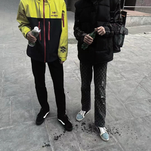 农村妇女野外做爰
